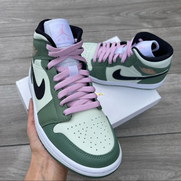 Air Jordan 1 Mid Women’s Dutch Green - Picture 2 of 10